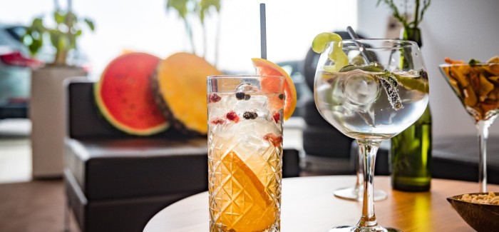 Cocktail glazen met gin-tonic